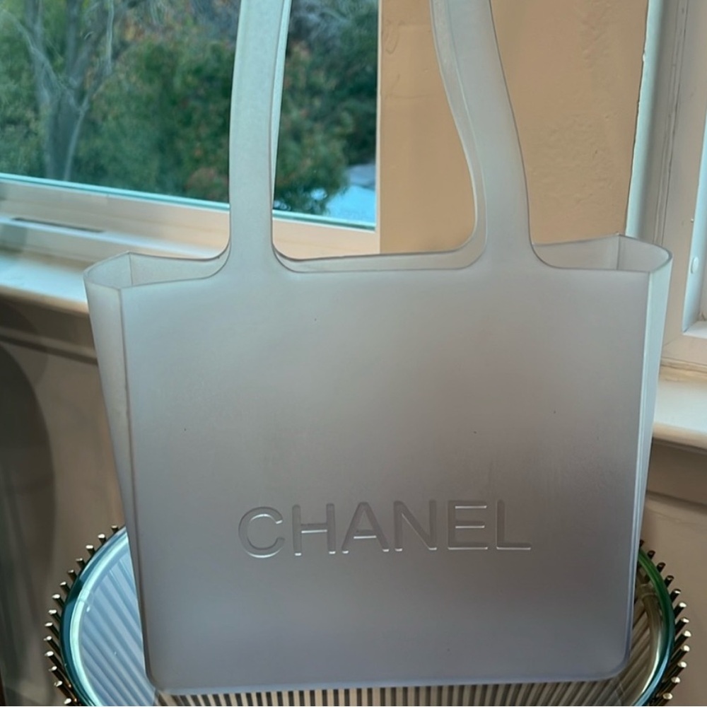 2 Chanel’s